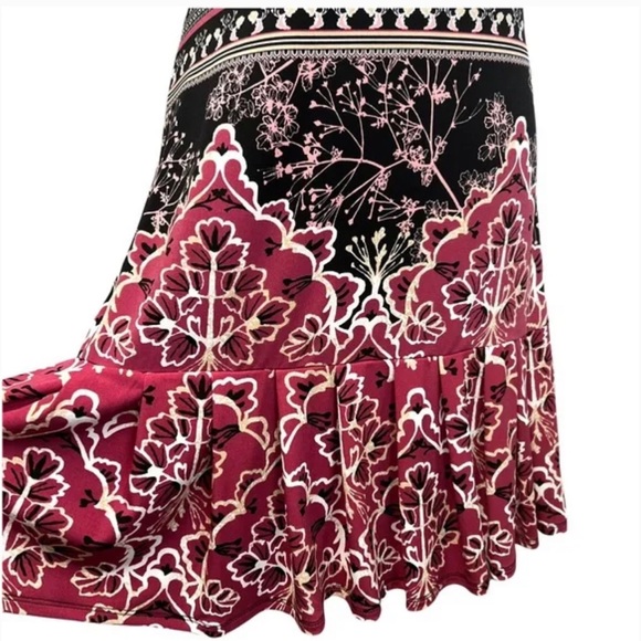 White House Black Market Plus Embroidered V-Neck Flounce-Hem Knit Sheath Dress - Picture 9 of 10